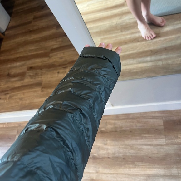 REI Women's Dark Green Puffer Jacket - Picture 4 of 11